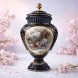 Foto 1: Jarra Decorativa em Porcelana Estilo Cl�ssico Rom�ntico com Cena Galante