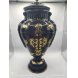 Foto 2: Jarra Decorativa em Porcelana Estilo Cl�ssico Rom�ntico com Cena Galante